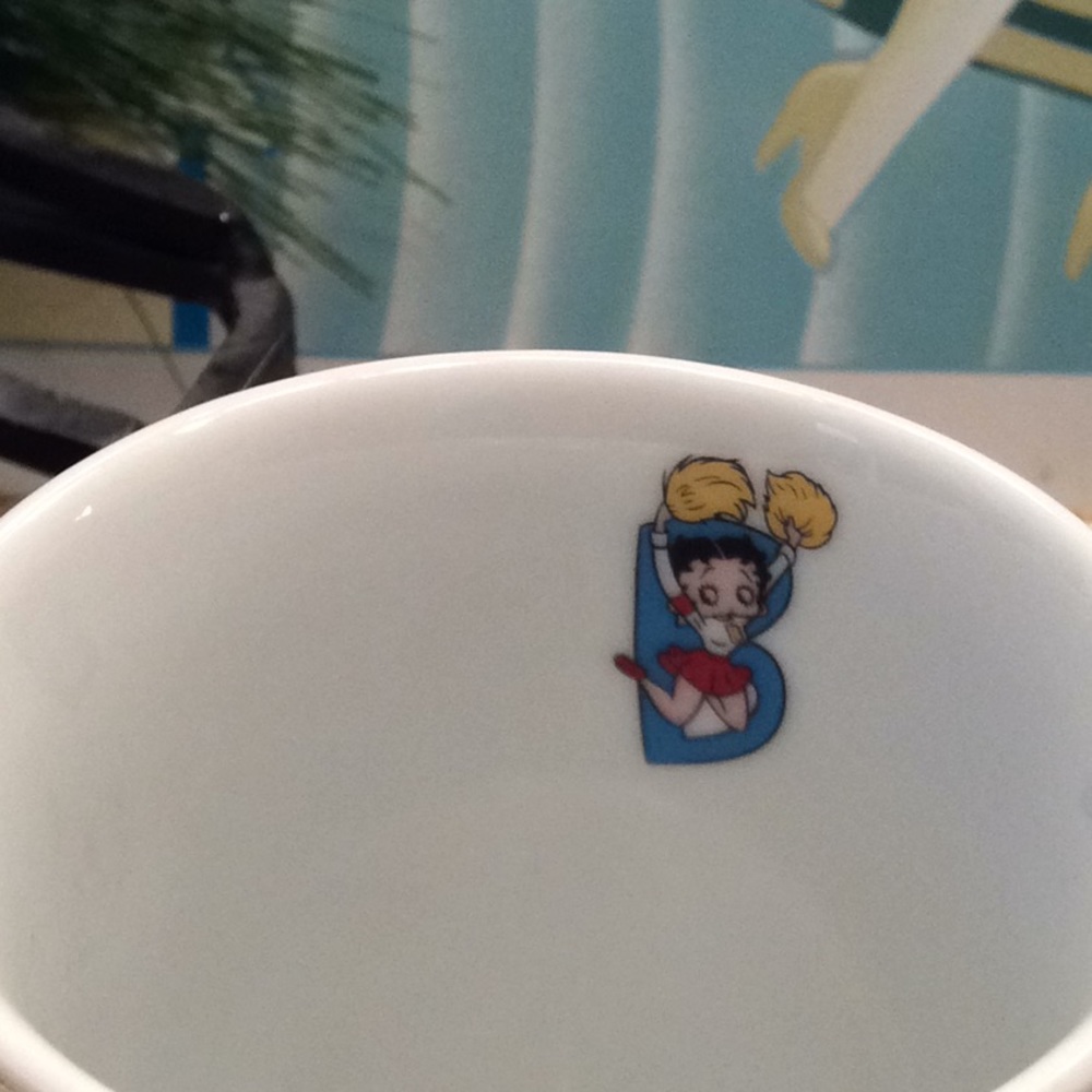 Betty Boop Mug Set - Picture 4 of 6